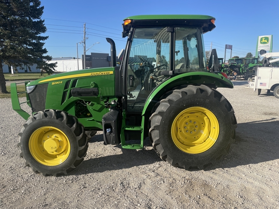 2023 John Deere 5090E Tractor