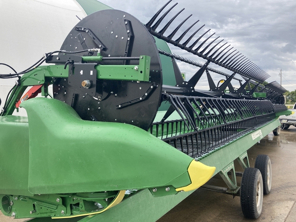 2023 John Deere RD40F Header Combine