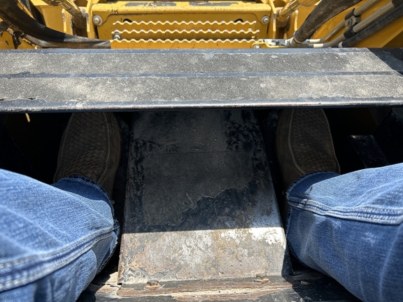 2009 John Deere 325 Skid Steer Loader