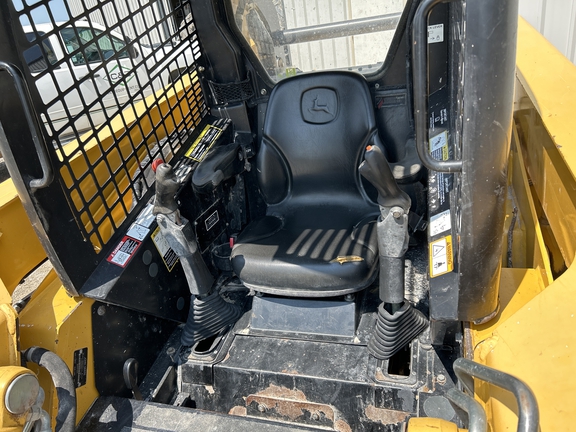 2009 John Deere 325 Skid Steer Loader