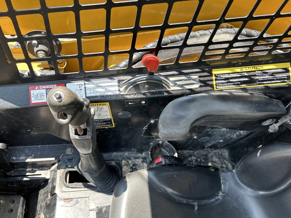 2009 John Deere 325 Skid Steer Loader