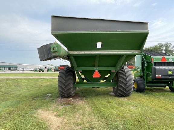 2011 Parker 1039 Grain Cart