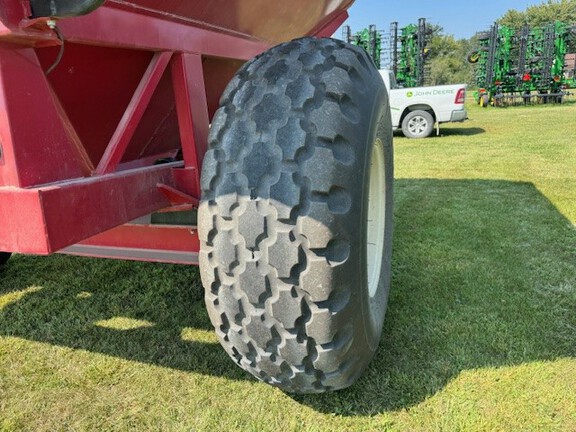 2014 Brent 576 Grain Cart