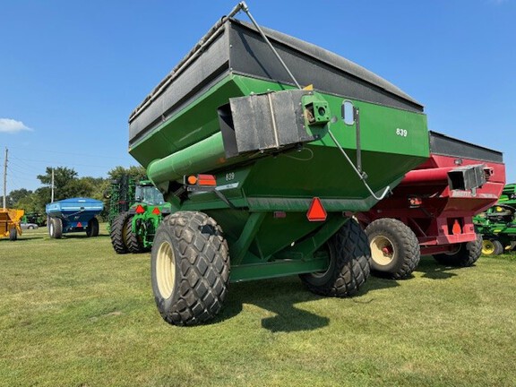 2011 Parker 839 Grain Cart