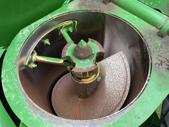 2011 Parker 839 Grain Cart