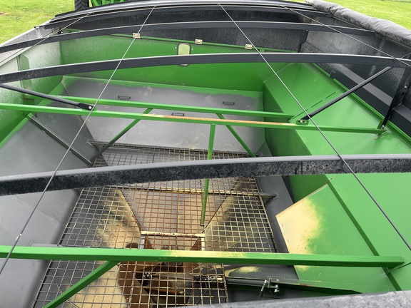 2011 Parker 839 Grain Cart