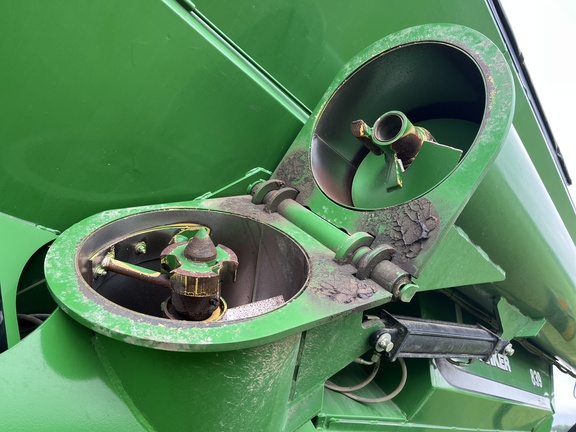 2011 Parker 839 Grain Cart