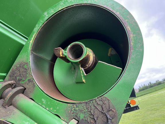 2011 Parker 839 Grain Cart