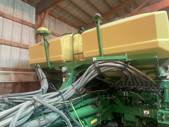 2022 John Deere 1775NT Planter