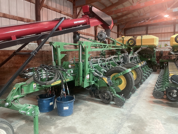 2022 John Deere 1775NT Planter