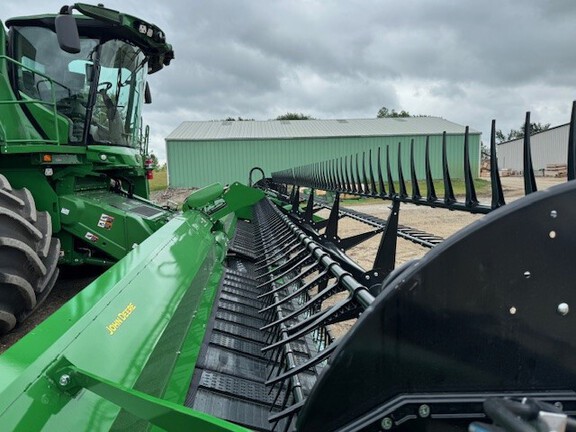 2024 John Deere RD40F Header Combine