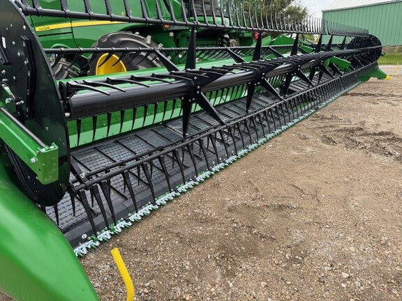 2024 John Deere RD40F Header Combine