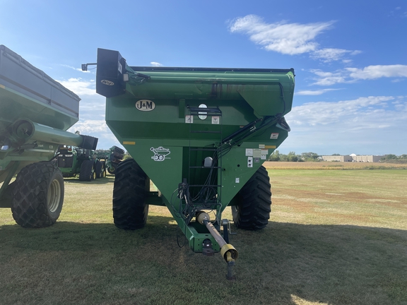 J&M 875 Grain Cart