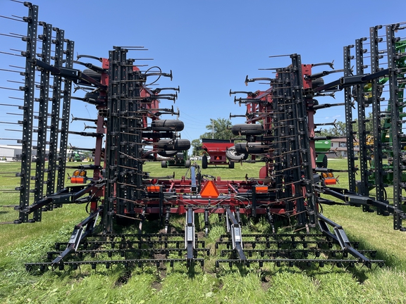 2012 Case IH 200 Field Cultivator