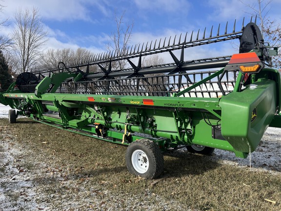 2024 John Deere RD40F Header Combine