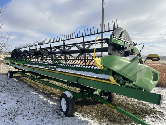 2024 John Deere RD40F Header Combine