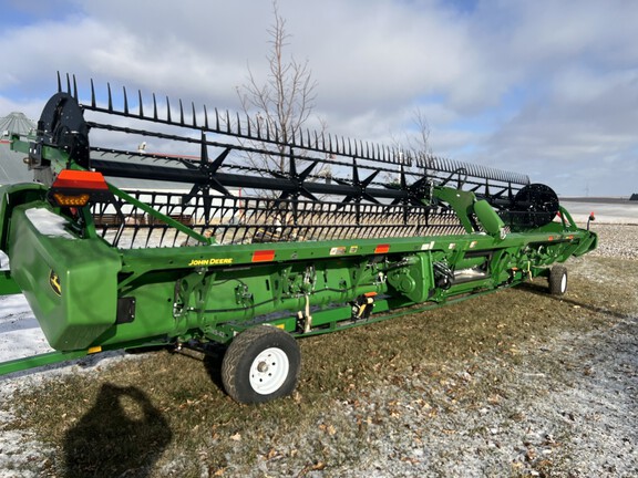 2024 John Deere RD40F Header Combine