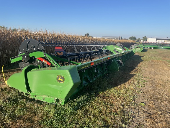 2024 John Deere RD40F Header Combine