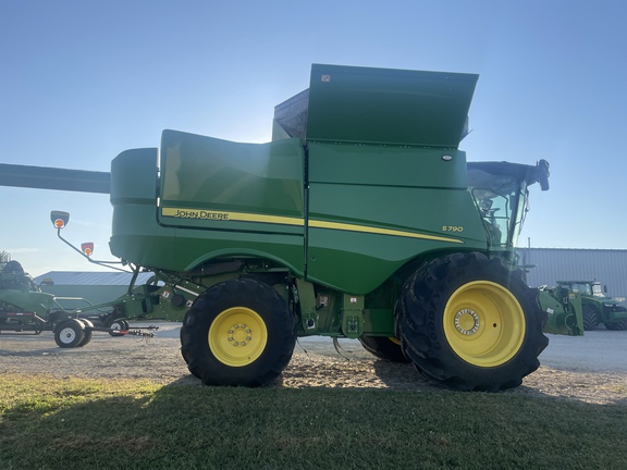 2024 John Deere S790 Combine