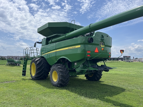 2021 John Deere S780 Combine