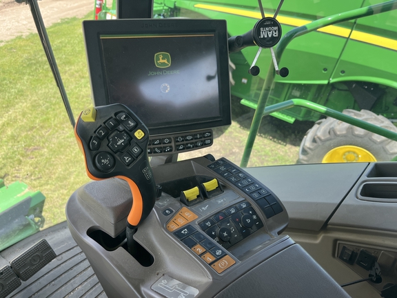 2021 John Deere S780 Combine