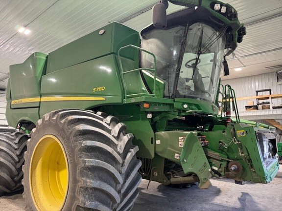 2023 John Deere S780 Combine