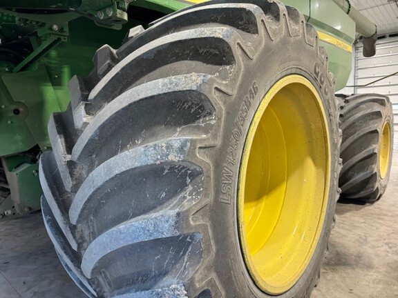 2023 John Deere S780 Combine