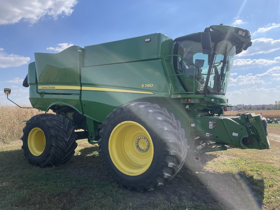 2023 John Deere S780 Combine