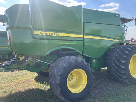 2023 John Deere S780 Combine