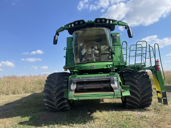 2023 John Deere S780 Combine