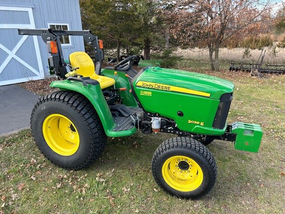 2016 John Deere 3038E Tractor Compact