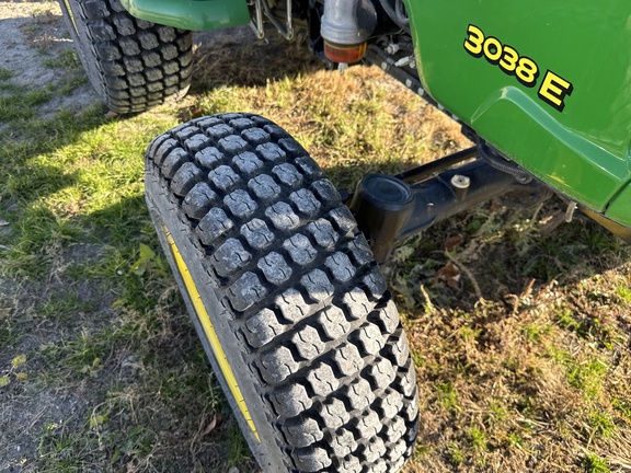 2016 John Deere 3038E Tractor Compact