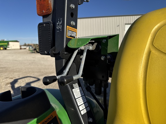 2016 John Deere 3038E Tractor Compact