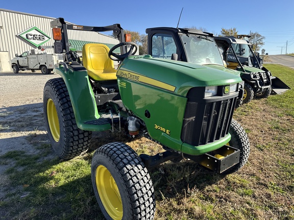 2016 John Deere 3038E Tractor Compact