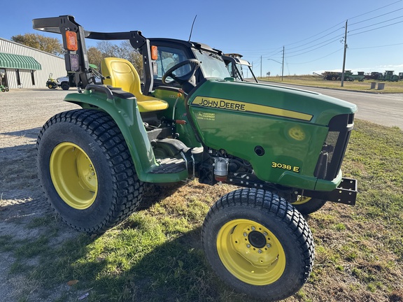 2016 John Deere 3038E Tractor Compact