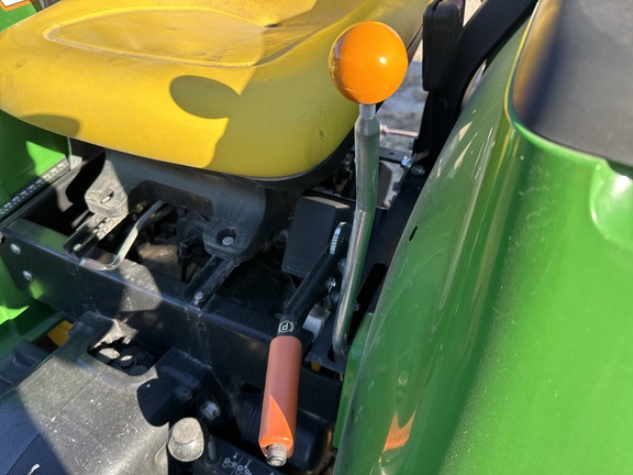 2016 John Deere 3038E Tractor Compact