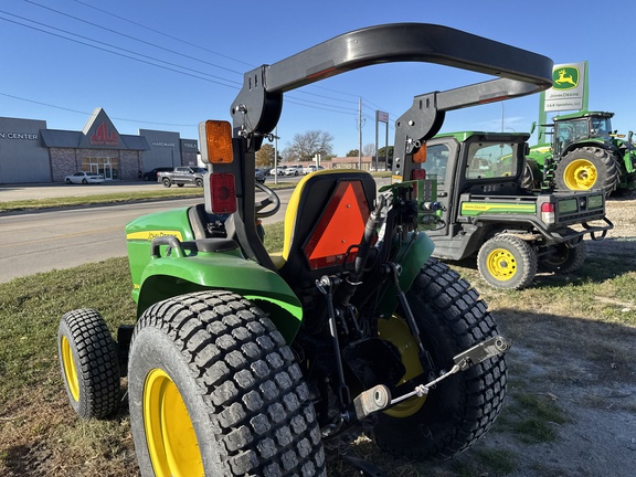 2016 John Deere 3038E Tractor Compact