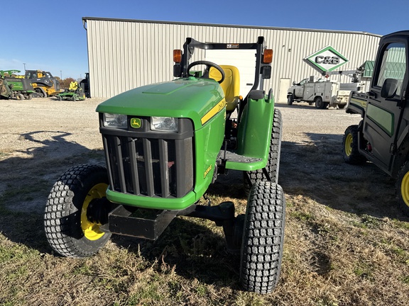 2016 John Deere 3038E Tractor Compact