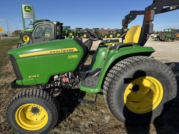 2016 John Deere 3038E Tractor Compact