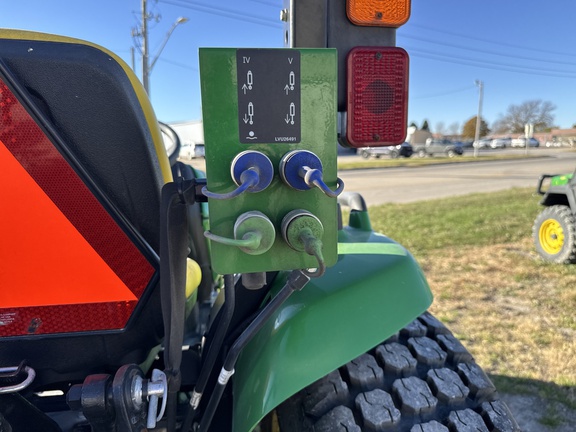 2016 John Deere 3038E Tractor Compact