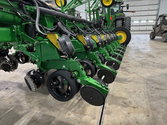 2015 John Deere 1775NT Planter