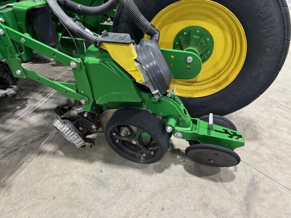 2015 John Deere 1775NT Planter