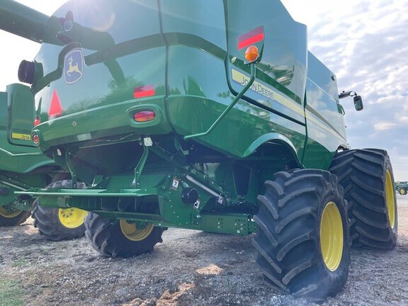 2024 John Deere S760 Combine