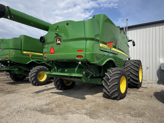 2024 John Deere S760 Combine