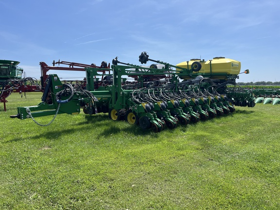 2024 John Deere DB60 Planter