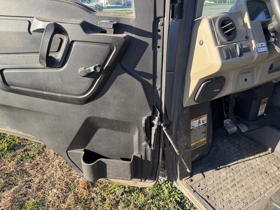 2021 John Deere XUV 835R ATV