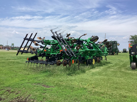 2021 John Deere 2730 Disk Ripper