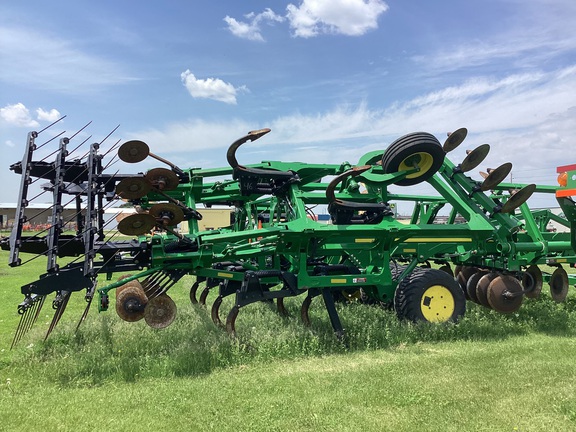 2021 John Deere 2730 Disk Ripper