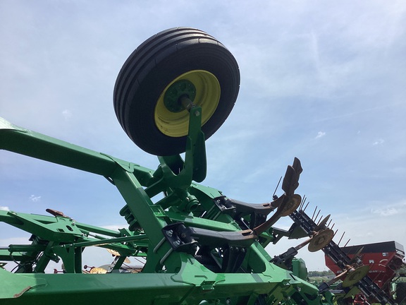 2021 John Deere 2730 Disk Ripper