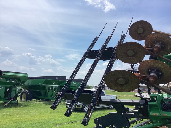 2021 John Deere 2730 Disk Ripper